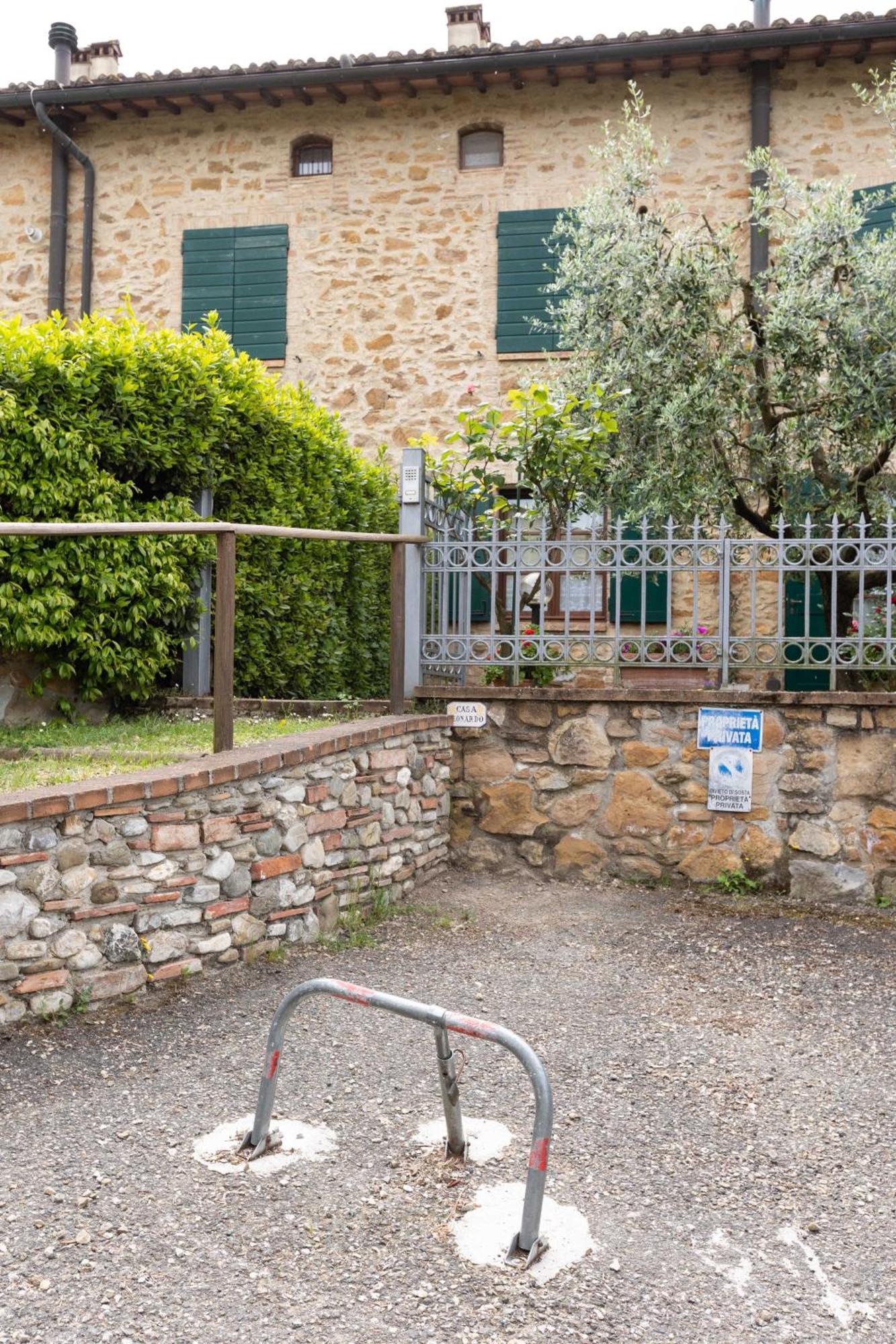 Casa Leonardo, Montaione, Mura Екстериор снимка